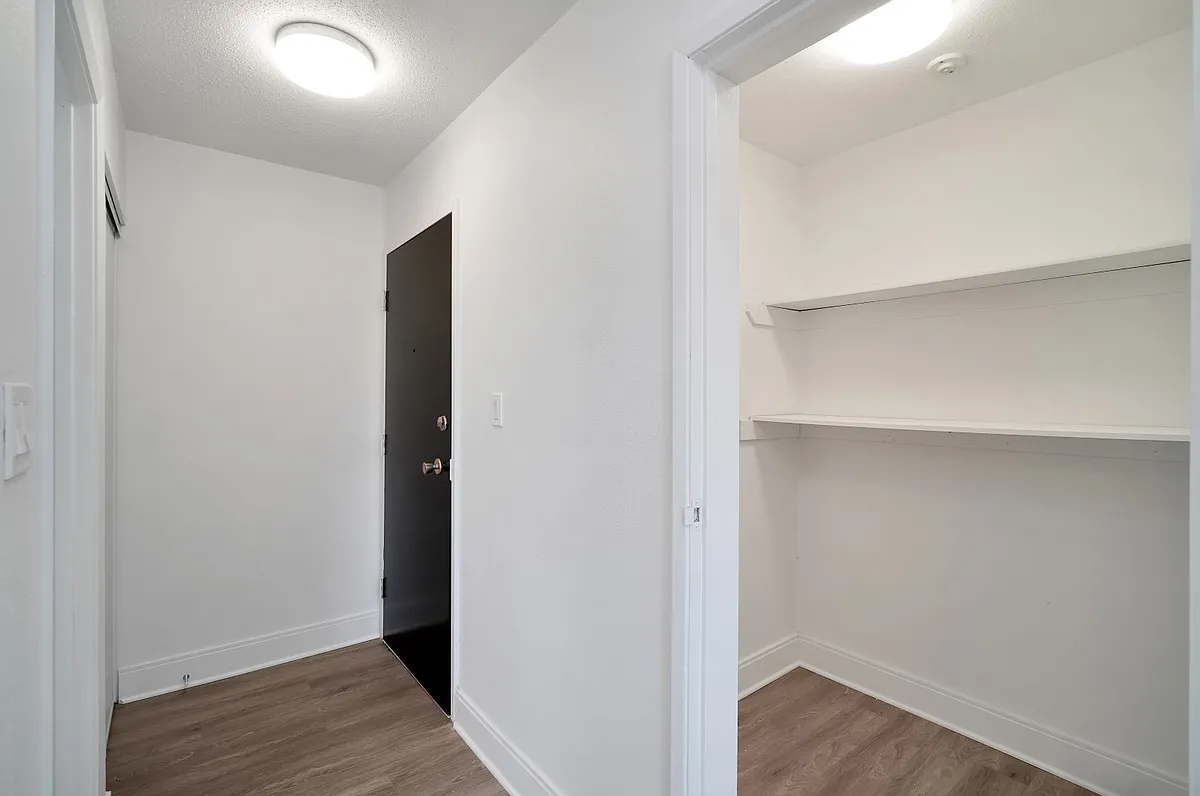 Market Green Apartments — Photo 3