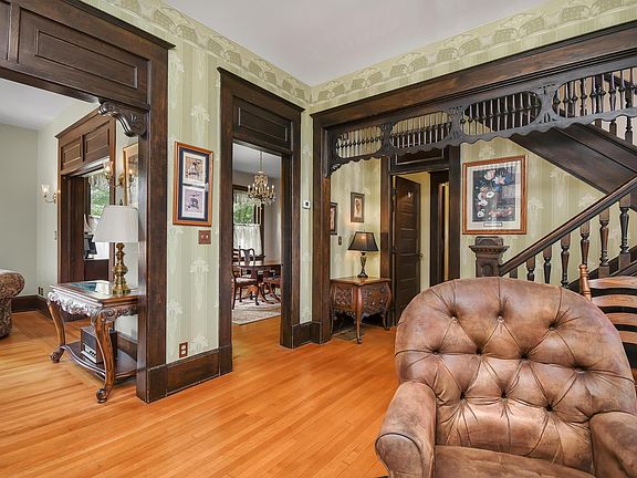 4th image of 621 Brighton Blvd