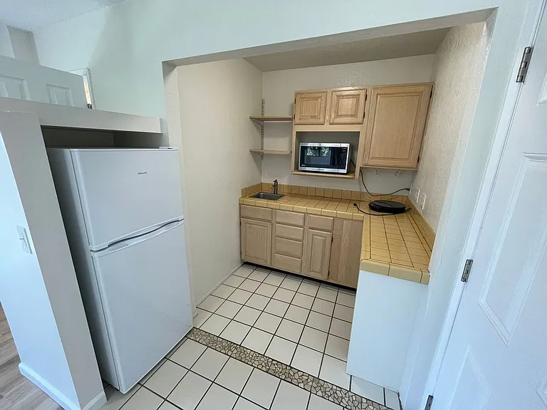 410 Ellwood Beach Dr — Photo 6
