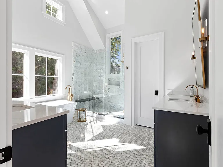 8 Greenway Dr — Photo 16