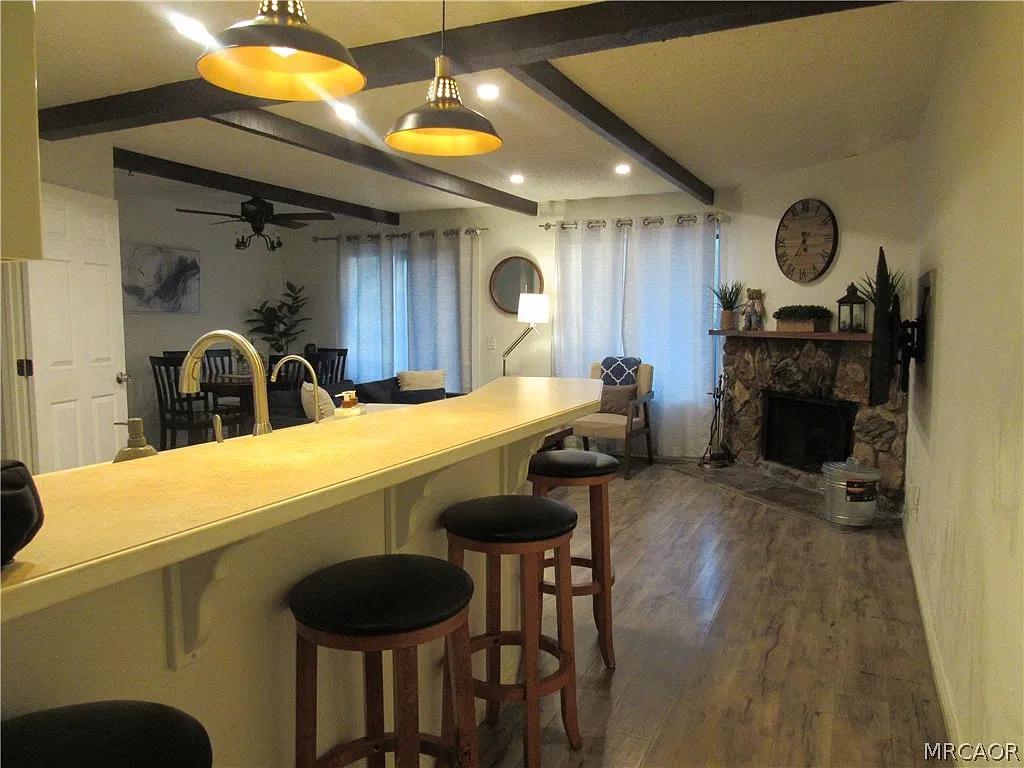760 Blue Jay Rd — Photo 2
