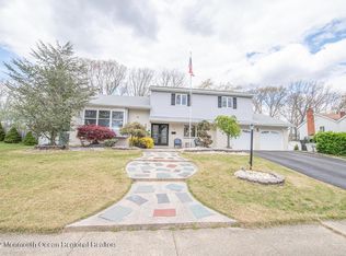 10 Killington Dr, Howell, NJ 07731