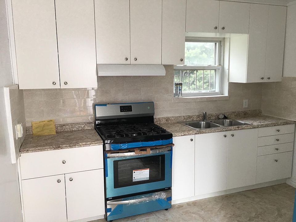 1st image of 14202 Pershing Cres