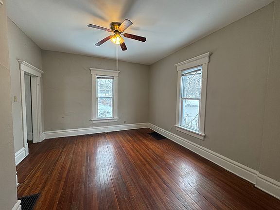 3rd image of 60 E Patterson Ave