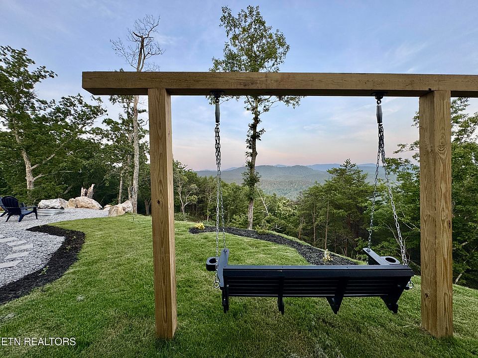 10th image of 550 Steer Creek Rd