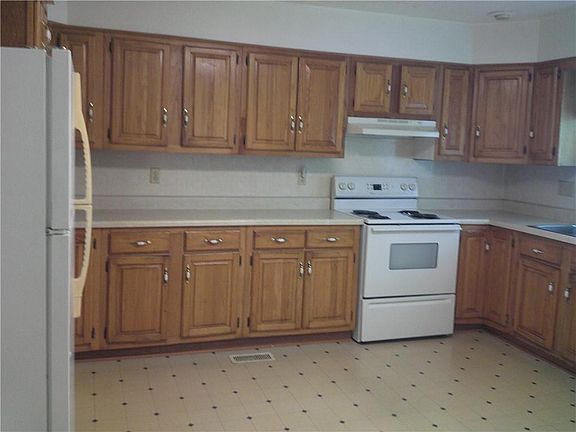 5th image of 801 E Osage St