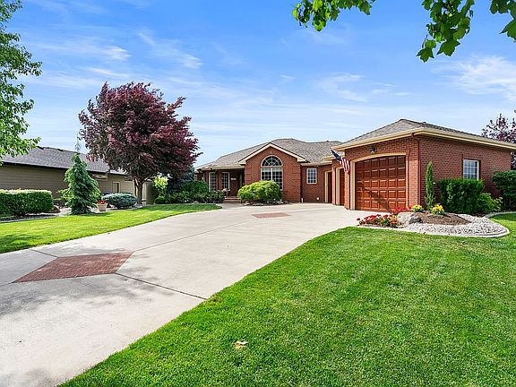 2nd image of 24222 E Pinehurst Ln