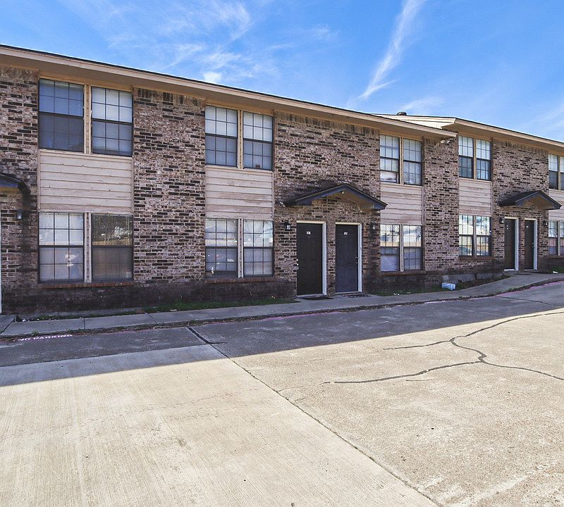 1st image of 600 Grand Ave APT 108