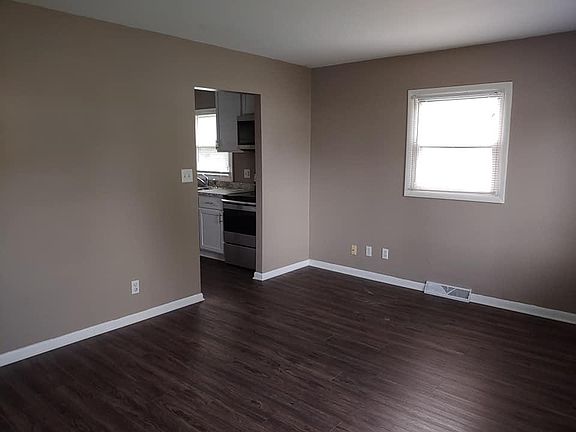 4th image of 102 W Circle Dr