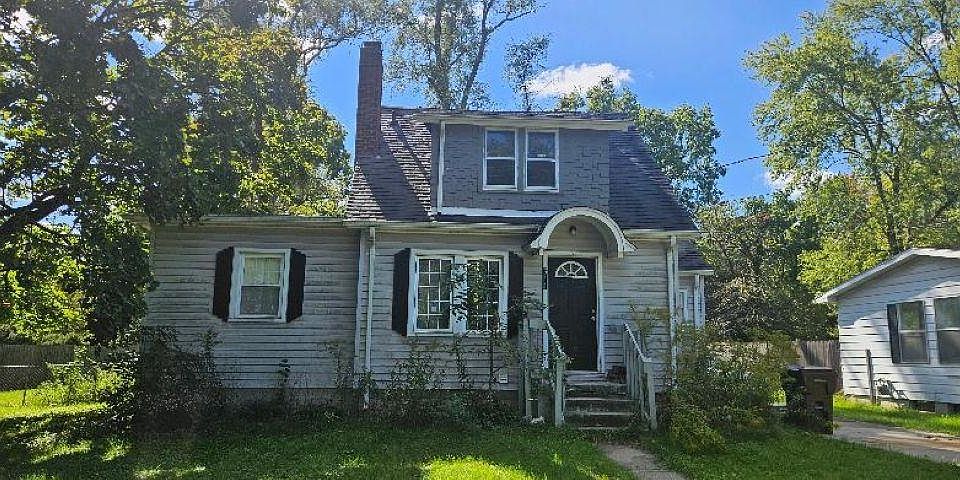 1st image of 611 W Miller Rd
