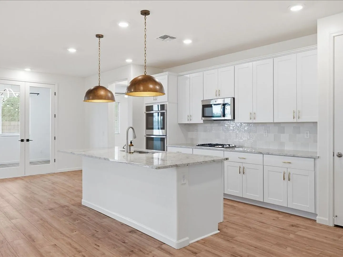 Beautiful 3-Bedroom Home with Flex Room, Solar, RO System & Upgraded Backyard! — Photo 4