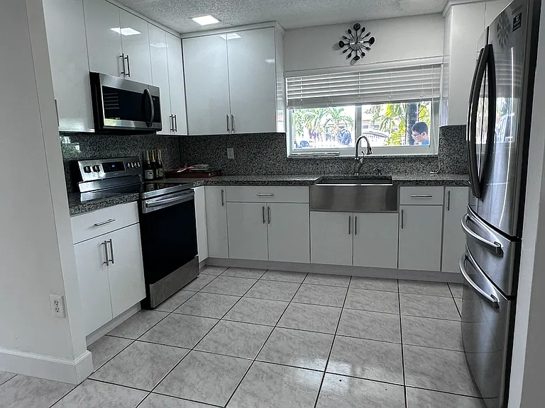 1864 NW 21st St #2 — Photo 8