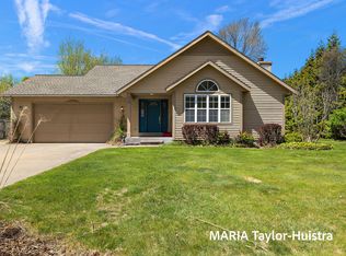 3689 Whispering Woods Dr, Muskegon, MI 49444