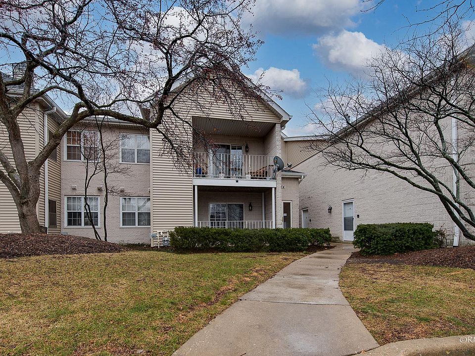 1st image of 764 N Gary Ave Unit 212