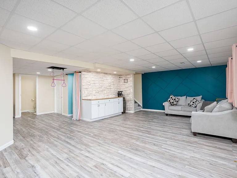 2391 Findley Cir — Photo 36