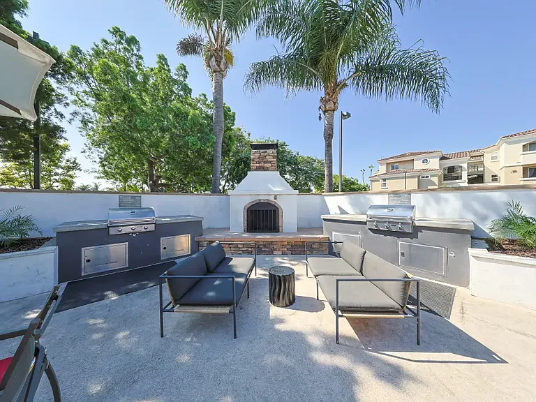 Allure at Camarillo — Photo 21