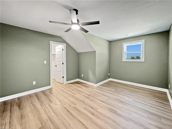 309 Spinnaker St, Elizabeth City, NC 27909