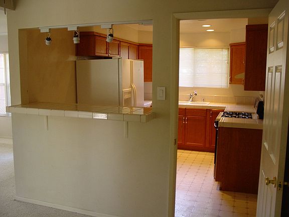 3rd image of 108 Jasmine Way
