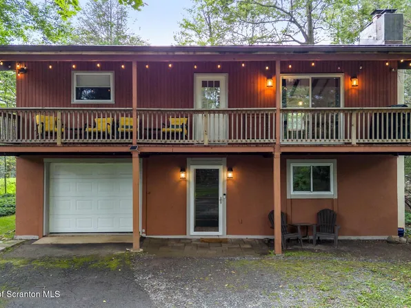 605 Quail Ln, Tobyhanna, PA 18466