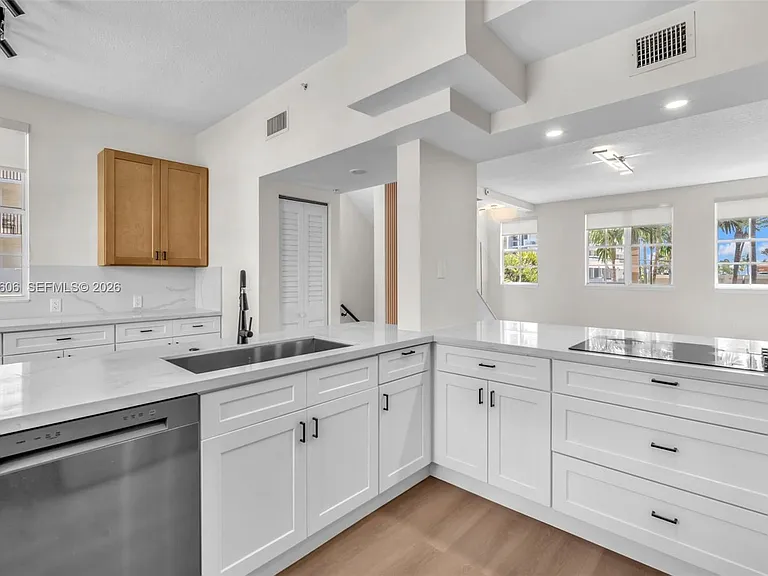 2065 S Ocean Dr #Townhouse 1 — Photo 12