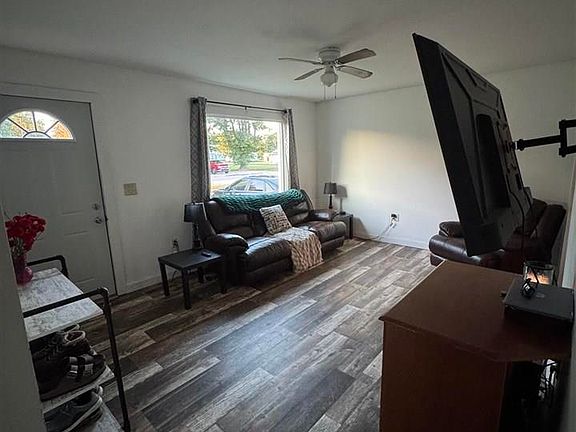 3rd image of 217 W Broadway St