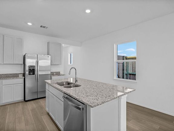 3rd image of 8086 Magnolia Prairie Ln