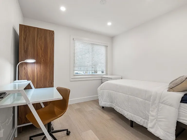 Single Bedroom Single Bedroom