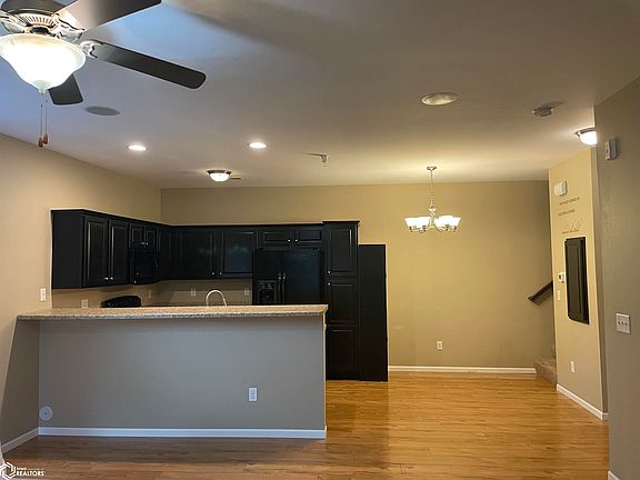5th image of 419 Cambria Dr
