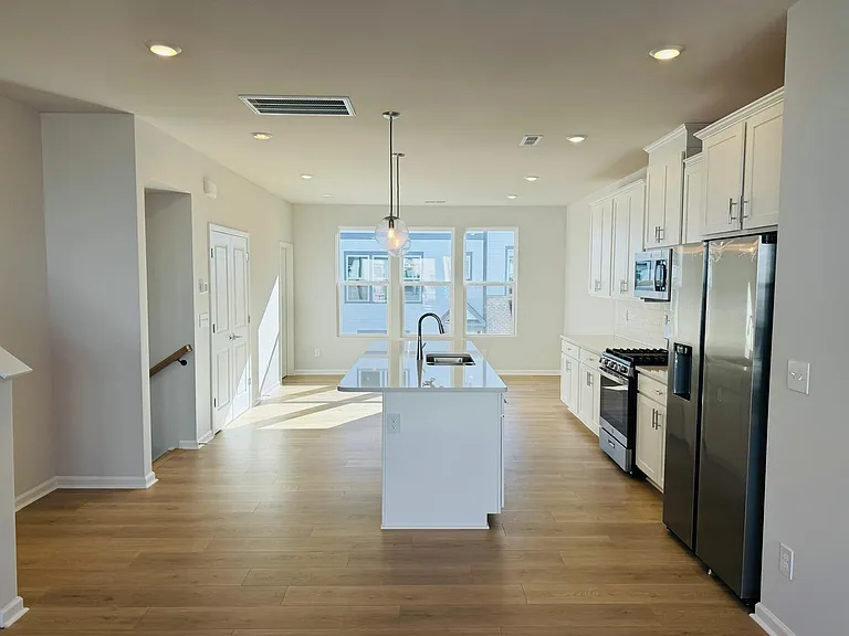 1412 Blanche St — Photo 14