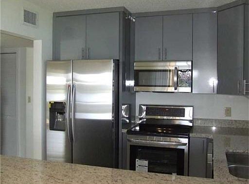 4th image of 501 Lincoln Ct #501