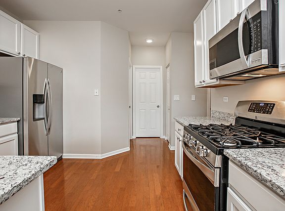 3rd image of 63 Tanglewood Dr
