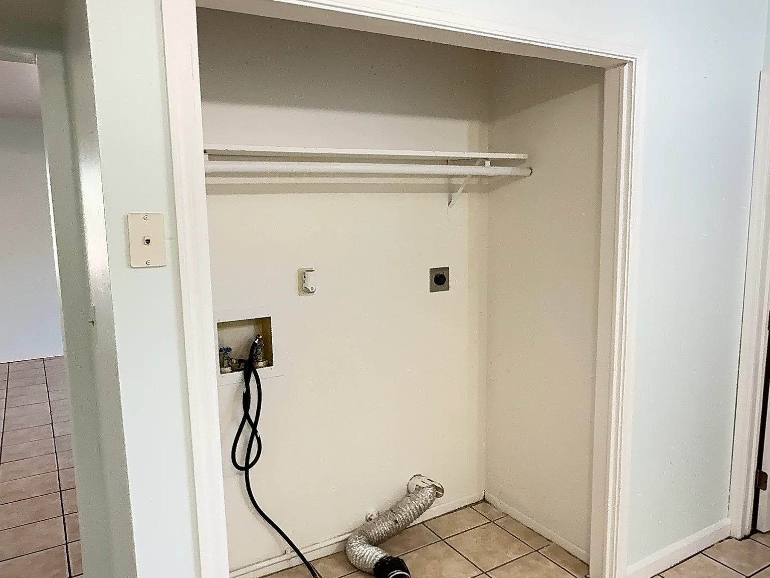 2 bed, 900 sqft, $1,500 — Photo 4