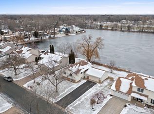 415 Bucher Ave, Shoreview, MN 55126