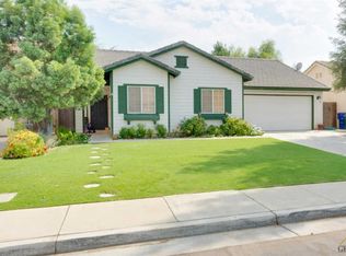 8215 Maple Grove Ln, Bakersfield, CA 93312
