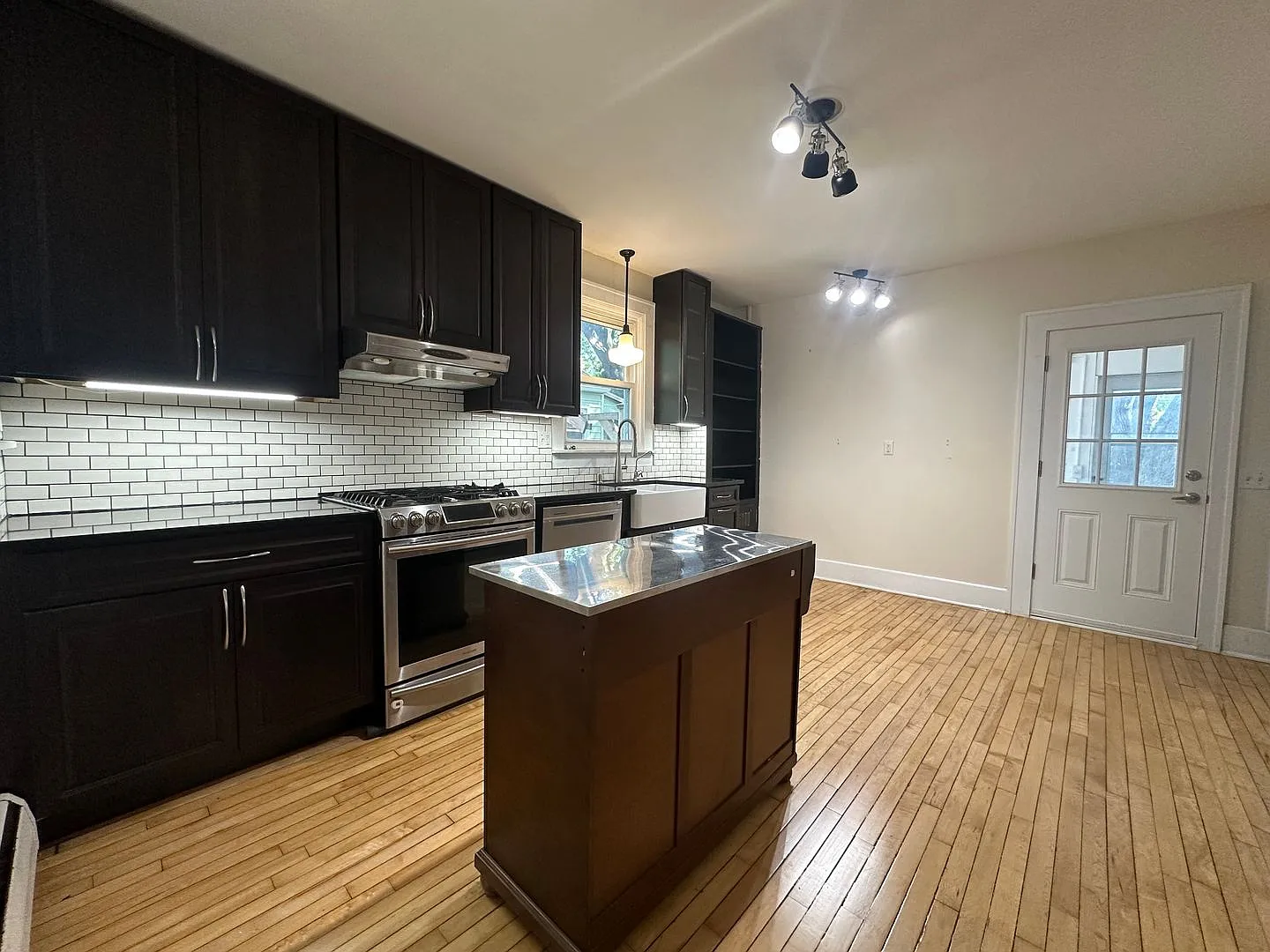 959 Lawrence St — Photo 3