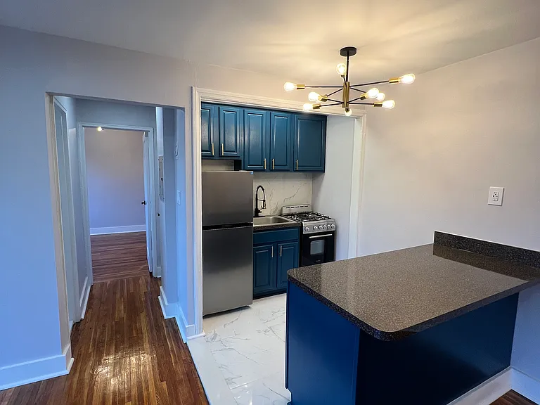 298 Grafton Ave — Photo 6