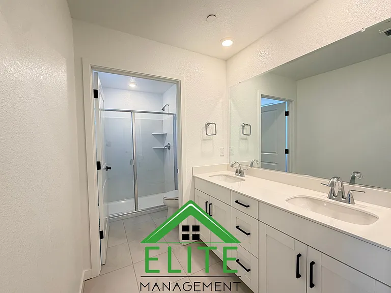856 Pecan Tree Ln — Photo 18