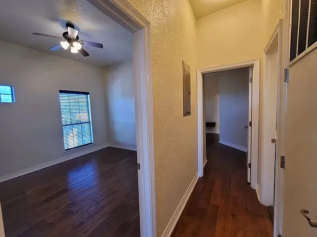 2 bed, 2.0 bath, 1102 sqft, $1,349 — Photo 3