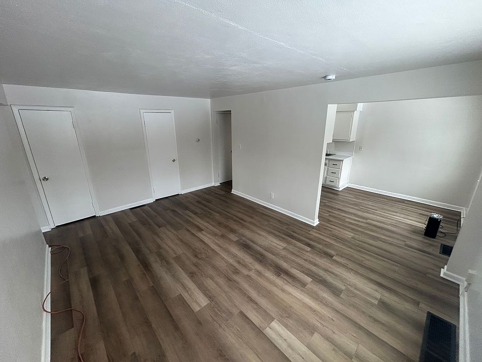 1st image of 2616 Newport Ave #3