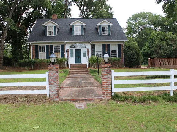 170 Chesnut St, Camden, SC 29020