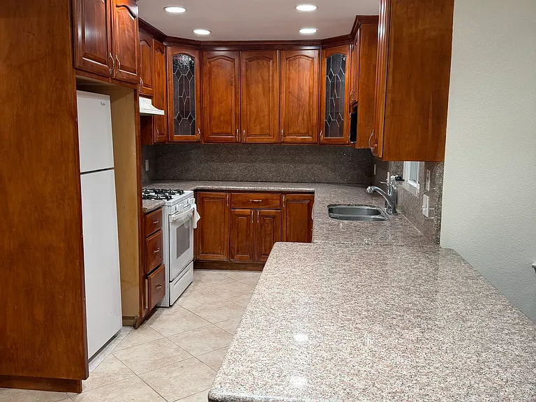 3277 Fallen Oak Ct — Photo 7