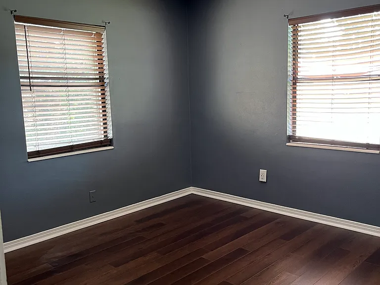 108 E Garland Ct — Photo 18