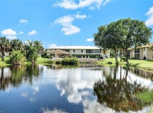 141 Cypress Way E APT B, Naples, FL 34110