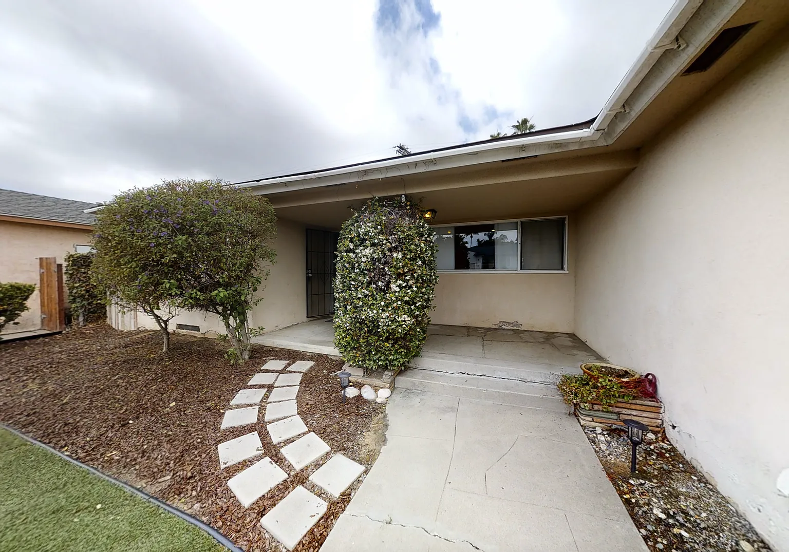 Usually Rents To 8-11 People. Huge 6bd/5ba, Lots Of Parking!! — Photo 2