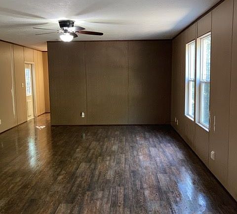 3rd image of 70 Brook Ln