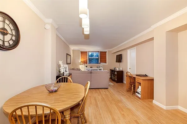 Sold by Real Direct | media 21