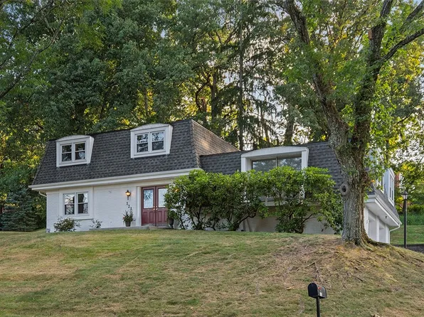 123 Oxbridge Dr, Pittsburgh, PA 15237