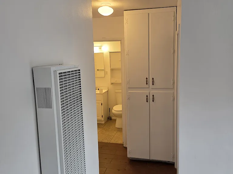 445 E Scott St #2 — Photo 9
