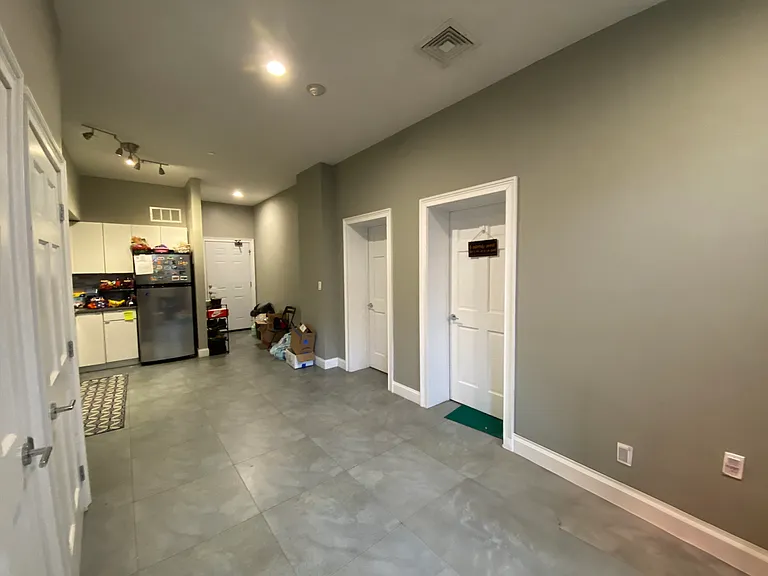 315 Whitney Ave — Photo 36