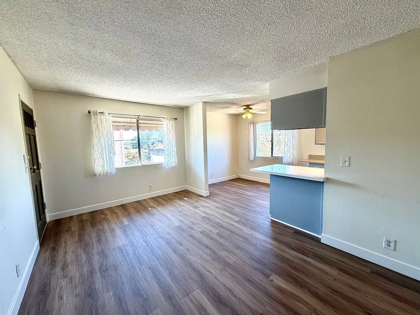 2174 Wightman — Photo 2